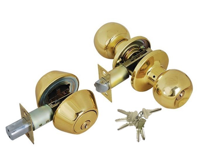 ADIR - ENTRY DOOR KNOB COMBO LOCK SET WITH DOUBLE CYLINDER DEADBOLT AND 6 SC1 KEYS (BRASS FINISH US3)